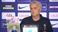 Seniat Itu Mourinho Cetak Foto demi Kritik Wasit Derby Madrid