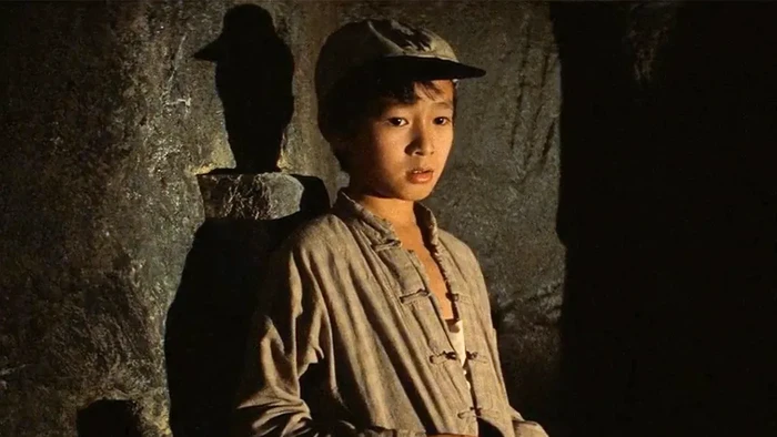 Ke Huy Quan saat tampil di Indiana Jones and the Temple of Doom (1984).