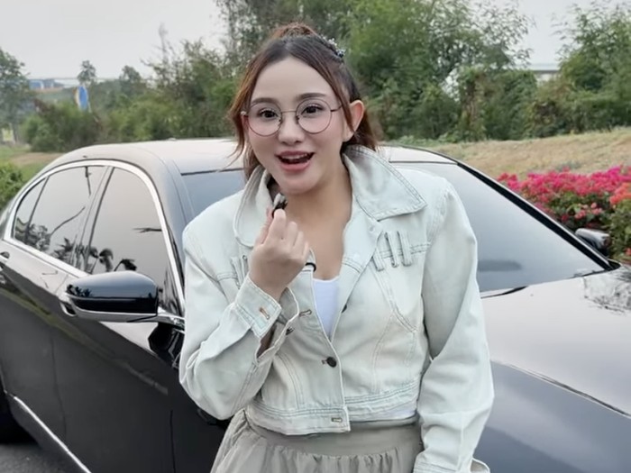 Meisita Lomania ditipu mantan pacar.