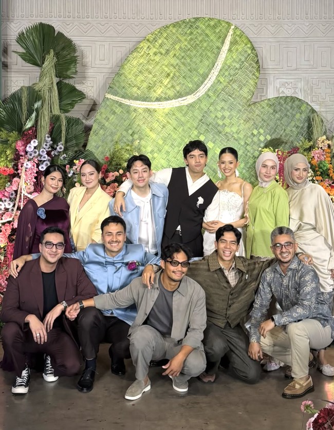 Mario Caesar dan Givina Lukita Dewi resmi menjadi suami istri. Keduanya melangsungkan pernikahan secara intim pada Minggu (20/9/2026), dengan dihadiri keluarga dan kerabat terdekat. Foto: dok. Instagram