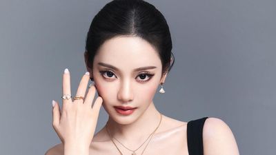 Mata Indah Ningning aespa dalam Foto Terbaru Brand Mewah
