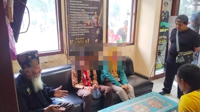 Ortu bersama anaknya yang diduga dianiaya guru lapor ke Polsek Sidayu