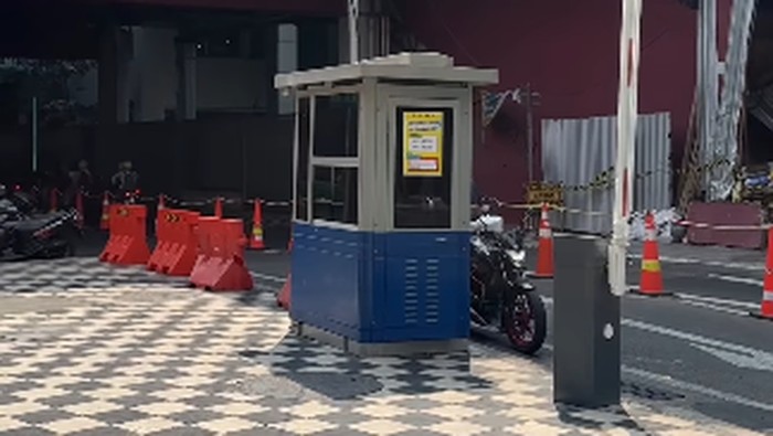 Parkir Tanjung Anom Surabaya Kini Pakai Gate