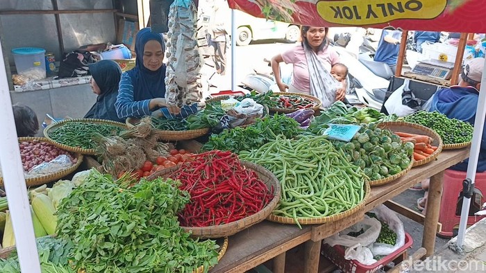 Pedagang cabai di pasar tradisional Tasikmalaya