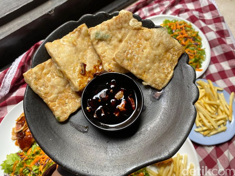 Menu di Pedro Cafe, di Benteng Fort Willem 1 Ambarawa.