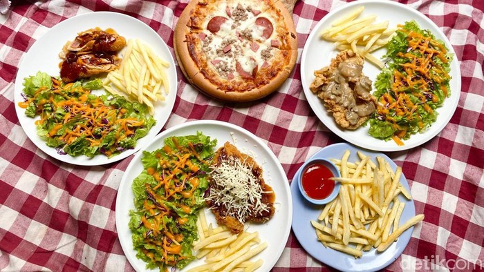 Menu di Pedro Cafe, di Benteng Fort Willem 1 Ambarawa.