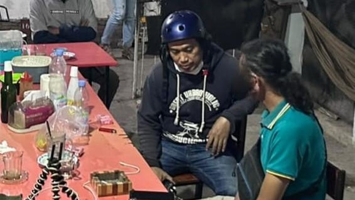 Polisi menangkap pelaku penganiayaan terhadap petugas penyiram tanaman di Makassar.