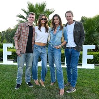 Kabar duka datang dari dunia fashion. Presley Gerber, putra supermodel Cindy Crawford dan pengusaha Rande Gerber, meninggal dunia pada usia 27 tahun. Presley dilaporkan meninggal pada Minggu (20/9/2026) di sebuah fasilitas rehabilitasi di Santa Monica, California. Kepolisian Santa Monica menyelidiki kematiannya sebagai dugaan overdosis dan menyatakan tidak ada indikasi tindak kejahatan. Foto: Gilbert Flores/WWD via Getty Images