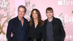 Cindy Crawford Buka Suara Atas Kematian Putranya, Ungkap Curhatan Menyayat Hati