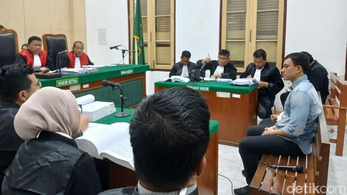 Sidang pemeriksaan terdakwa di ruangan Cakra 8 Pengadilan Negeri Medan, Senin (21/9/2026). (Juita SInuhaji/detikSumut)