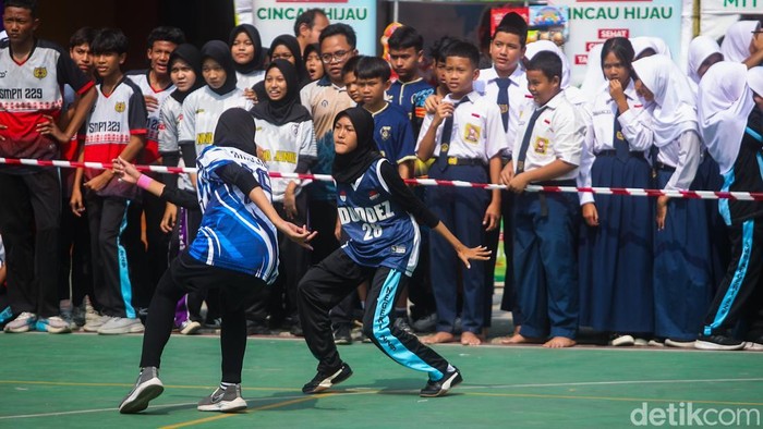 Siswa Adu Ketangkasan di Kejuaraan Hadang