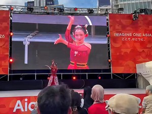 Cerita Gadis Sukabumi Menari Jaipong di Jepang dengan Kaki Berdarah