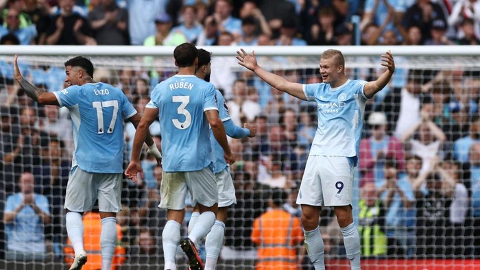 Soccer Football - Premier League - Manchester City v Sunderland - Etihad Stadium, Manchester, Britain - September 20, 2026 Manchester Citys Erling Haaland celebrates scoring their fifth goal with teammates Action Images via Reuters/Lee Smith EDITORIAL USE ONLY. NO USE WITH UNAUTHORIZED AUDIO, VIDEO, DATA, FIXTURE LISTS, CLUB/LEAGUE LOGOS OR LIVE SERVICES. ONLINE IN-MATCH USE LIMITED TO 120 IMAGES, NO VIDEO EMULATION. NO USE IN BETTING, GAMES OR SINGLE CLUB/LEAGUE/PLAYER PUBLICATIONS. PLEASE CONTACT YOUR ACCOUNT REPRESENTATIVE FOR FURTHER DETAILS..