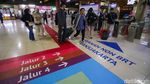 Terminal Blok M Pasang Marka Lantai Warna-warni, Mudahkan Penumpang Cari Jalur Bus