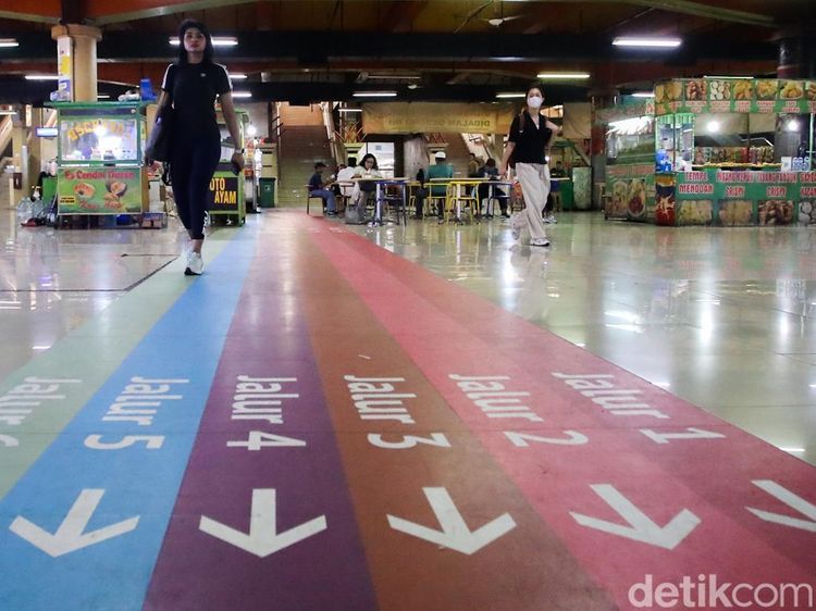 Terminal Blok M Pasang Marka Lantai Warna-warni, Mudahkan Penumpang Cari Jalur Bus