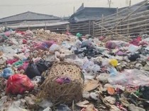 Pedagang Pasar di Pandeglang Keluhkan Tumpukan Sampah Bikin Pembeli Sepi