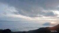 Jeda Singkat, Penawar Penat di Papandayan