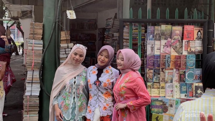Jalan Pagi Berkebaya, Keliling Kota Sambil Belajar Sejarah