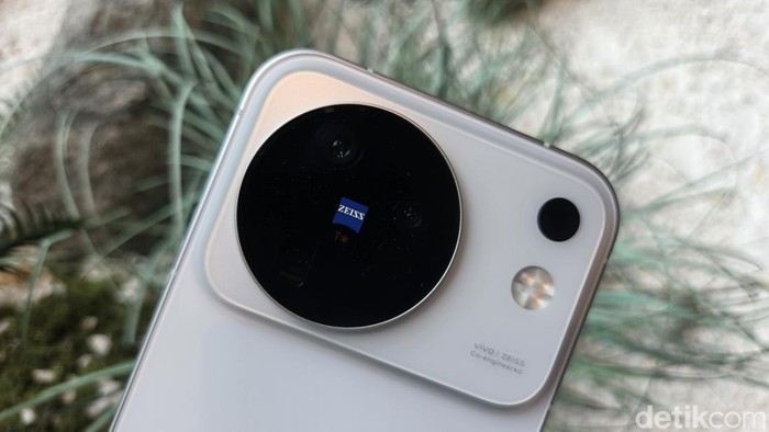 Vivo X500 Diluncurkan di China