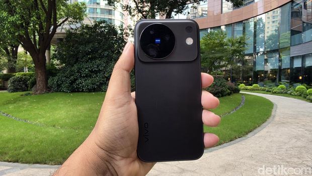 Vivo X500 Diluncurkan di China