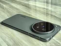 Menggenggam Vivo X500 Pro Max di Shanghai, Ada Telefoto 200 MP!