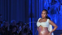 Kontroversi Gaya Leigh-Anne Pinnock di LFW, Pakai Baju dengan Efek ASI Keluar
