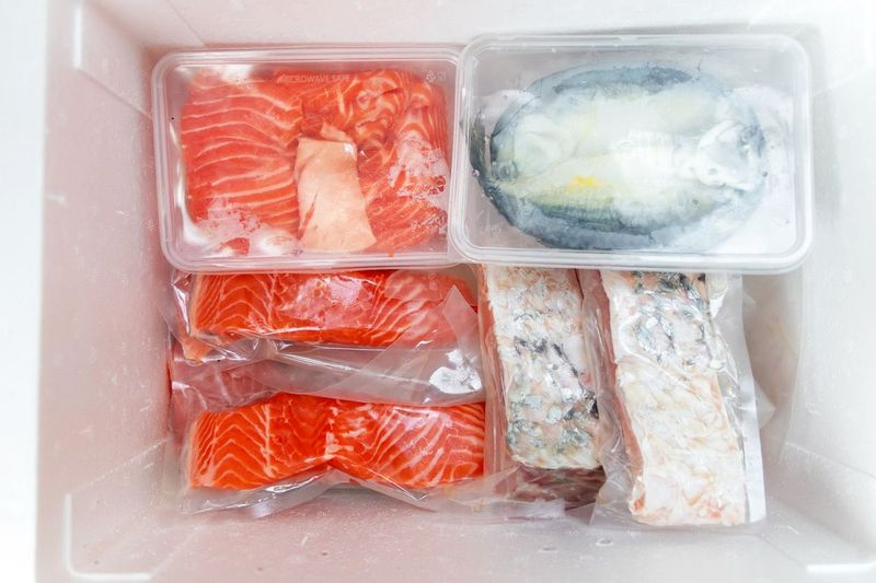 Cara menyimpan ikan Cara menyimpan ikan agar tetap awet segar