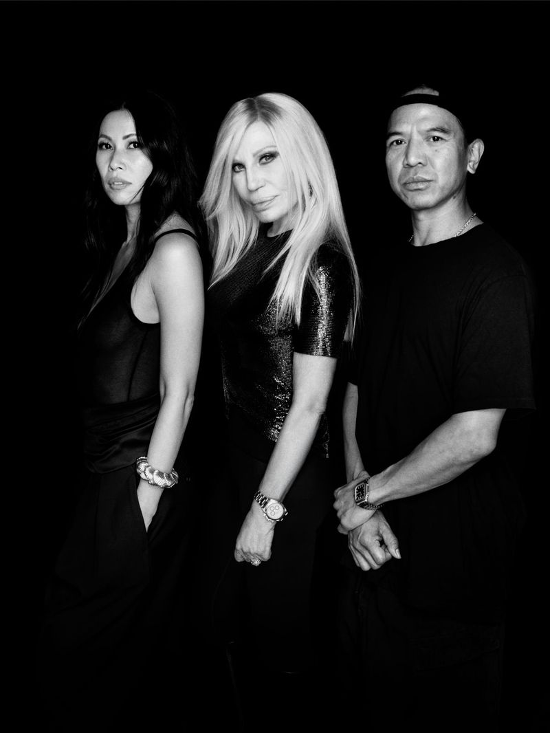 Donatella Versace bersama Revolve Group.