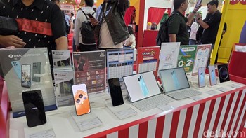 Motorola juga hadir membuka booth dengan membawa pilihan smartphone untuk diperkenalkan kepada pengunjung selama festival berlangsung. Foto: Adi FR/detikINET