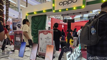 Sejumlah booth dari partner seperti Oppo, XL, BCA, dan Indodana PayLater ikut meramaikan Parade Festival Belanja erafone 2026.Foto: Adi FR/detikINET