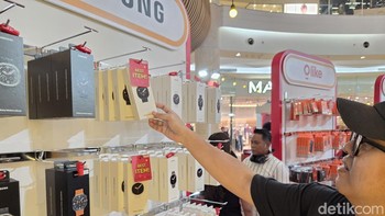 Tak hanya smartphone, Festival Belanja erafone 2026 juga menghadirkan beragam smartwatch dari berbagai merek. 0Foto: Adi FR/detikINET