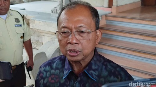 Gubernur Bali Wayan Koster ditemui di DPRD Provinsi Bali, Senin (21/9/2026). (Ahmad Firizqi Irwan/detikBali)