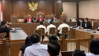 4 Terdakwa Kasus Korupsi LPEI Rp 992 M Divonis 6 hingga 9 Tahun Penjara