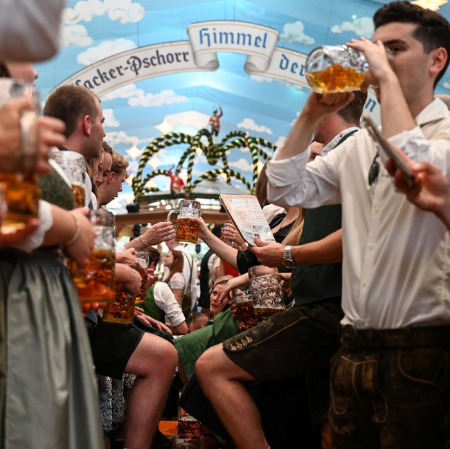 Hingar Bingar Oktoberfest, Festival Bir Terbesar di Dunia