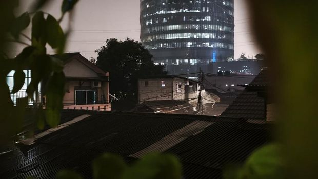 Hujan deras mengguyur Jakarta dan sekitarnya malam ini, termasuk Depok. (dok.detikcom)