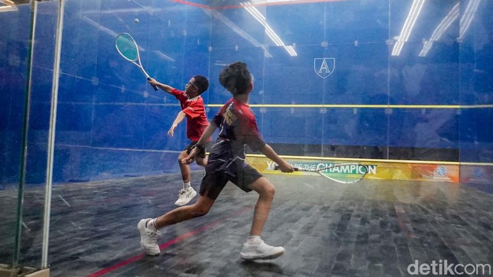 Atlet bertanding dalam Jakarta Squash Open 2026 di Squash Center Koja, Jakarta Utara, Selasa (22/9/2026). Turnamen berlangsung hingga 26 September 2026.