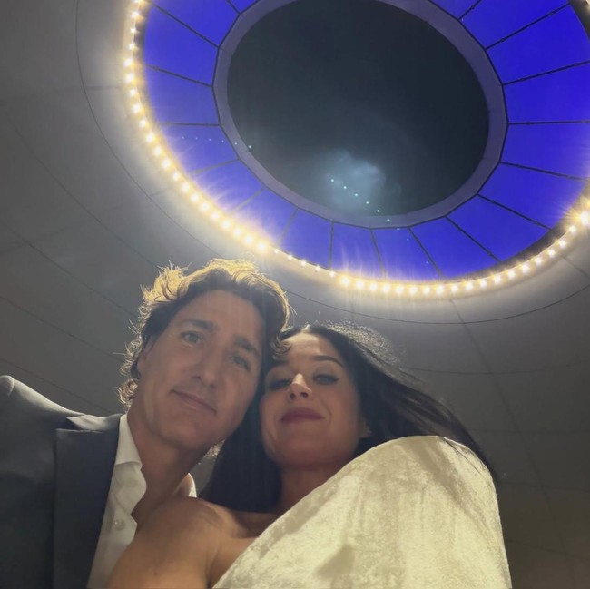 Momen Katy Perry Nikmati Lucas Museum Bareng Justin Trudeau