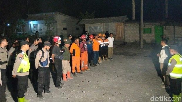 Kebakaran di Magelang Suasana apel penanganan kebakaran hutan di Taman Nasional Gunung Merapi di Jurangjero, Srumbung, Magelang, Selasa (22/9/2026).