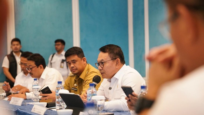KSP Dudung saat Rakor Percepatan Pembangunan Jalan Tol Trans Sumatera di Medan.