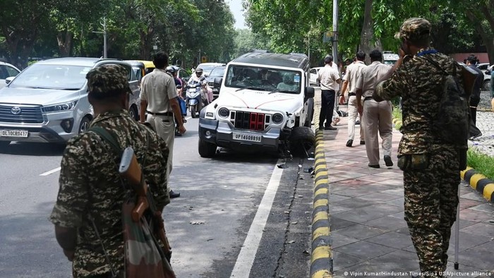 Jumlah mobil di jalan raya India terus bertambah. Lebih dari separuh mobil yang terjual merupakan SUV (Vipin Kumar/Hindustan Times/Sipa USA/picture alliance)