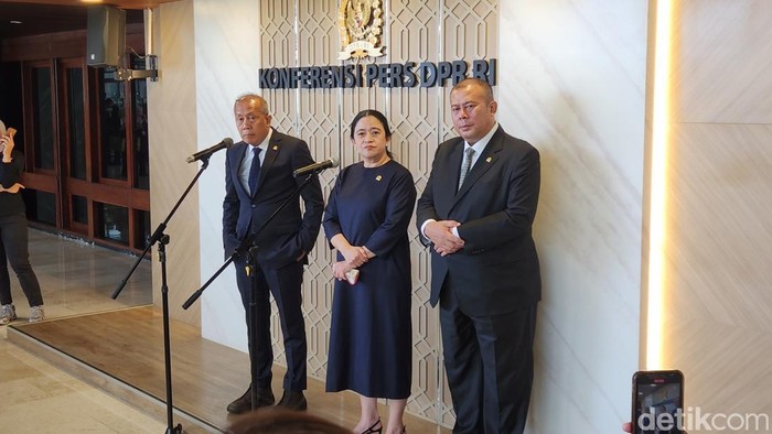 Konferensi pers pimpinan DPR usai rapat paripurna, Selasa (22/9/2026).