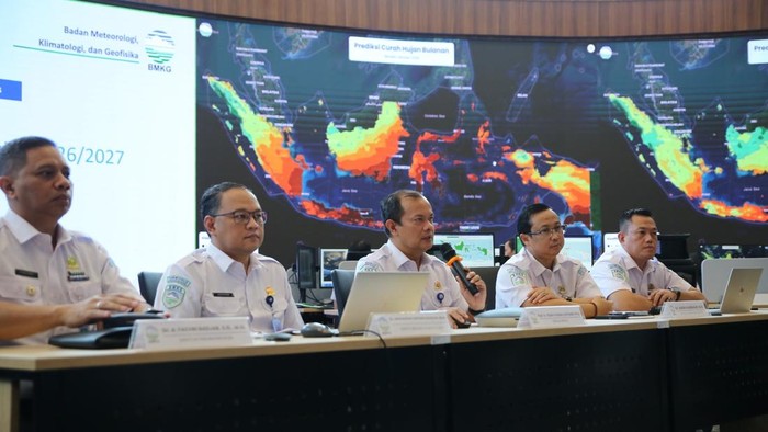 Konferensi Pers Prediksi Musim Hujan di Gedung MHEWS BMKG, Jakarta pada Selasa (22/9).