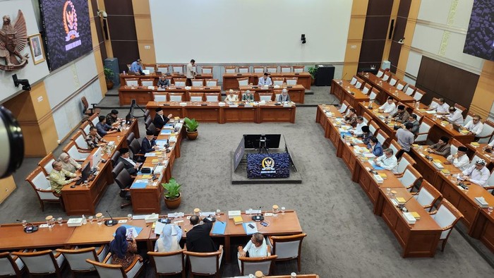 Menag Rapat dengan Komisi VIII DPR RI