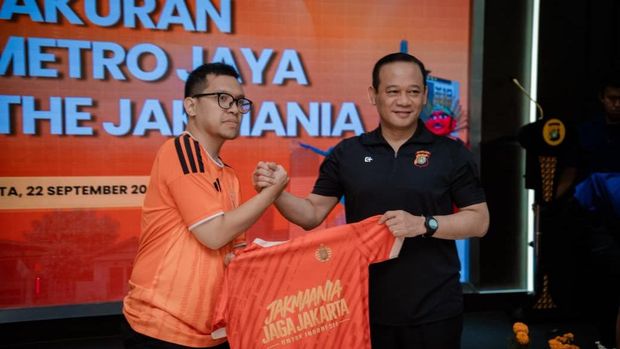 Polda Metro Jaya menggelar tasyukuran bareng The Jakmania (dok. istimewa)