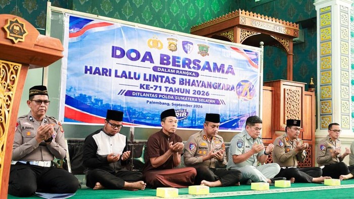 Polda Sumsel Gelar Doa Bersama & Beri Bantuan Sosial buat Ponpes