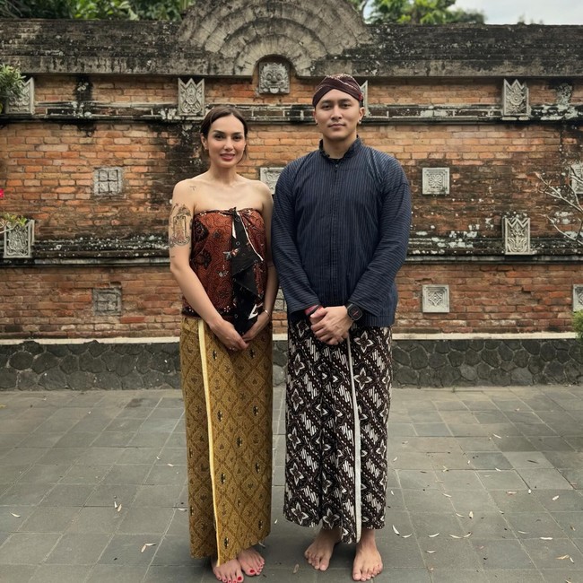 Keduanya bahkan terlibat dalam proyek Diary Misteri Sara, sebuah konten video bertema horror dan penelusuran alam gaib. Foto: Instagram/@_demianaditya_