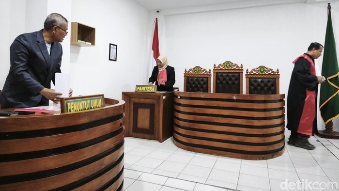 Sidang perdana praperadilan kasus scammer jaringan internasional di PN Semarang, Kota Semarang, Selasa (22/9/2026).