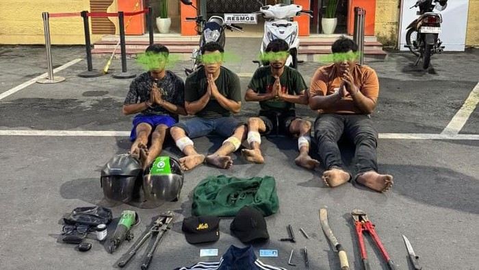 Para pelaku usai diamankan petugas kepolisian.