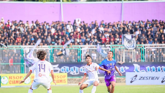 Sumsel United saat melawan PSGC.