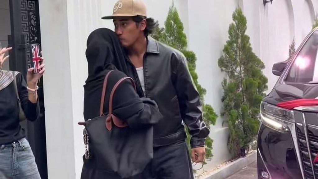 Momen Haru Ummi Pipik Dapat Kado Ultah Mobil Alphard dari Abidzar